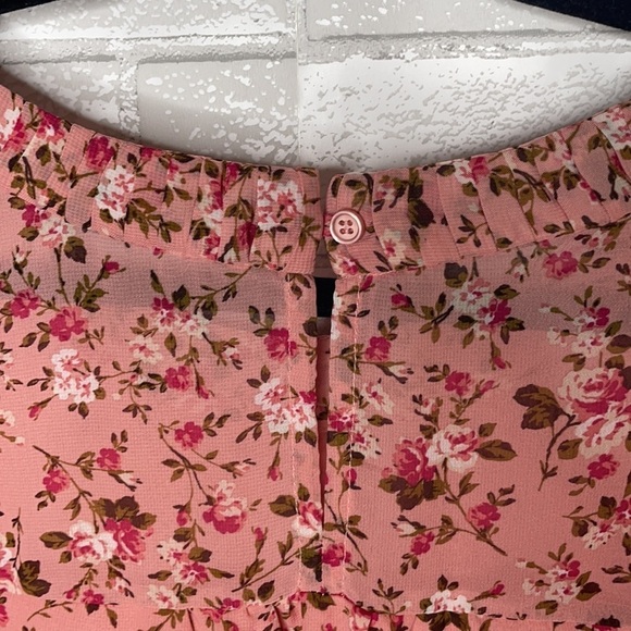 Pleione Pink Floral Scoop Neck Flutter Sleeve Blouse - Picture 10 of 12